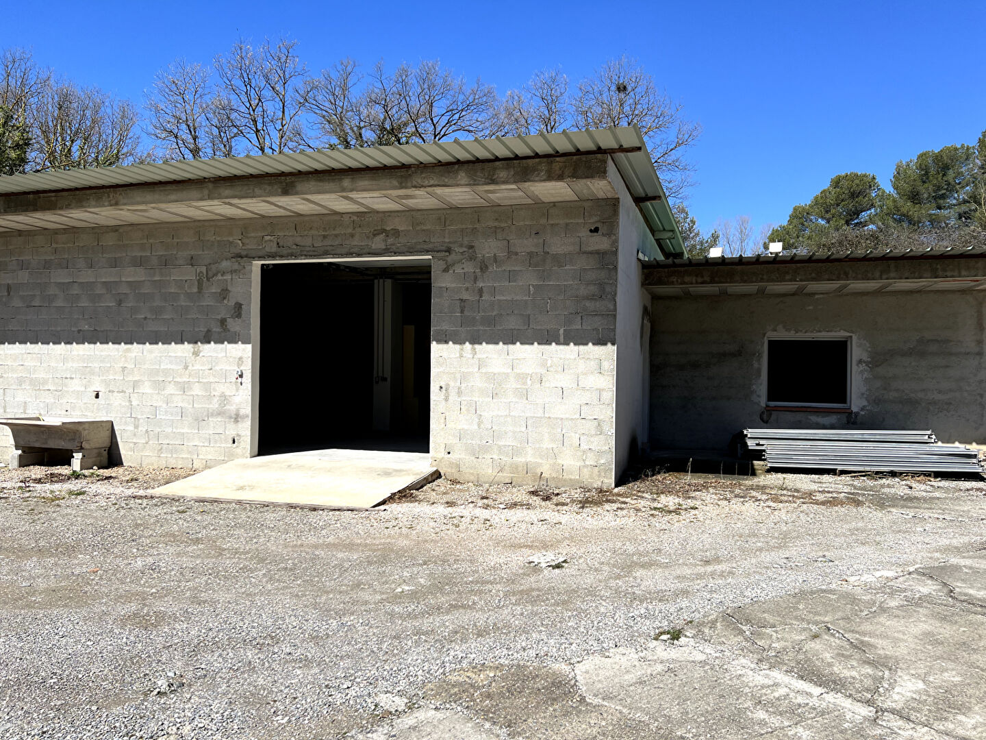 Entrepôt / local industriel Saint Cannat 1 pièce(s) 152 m2