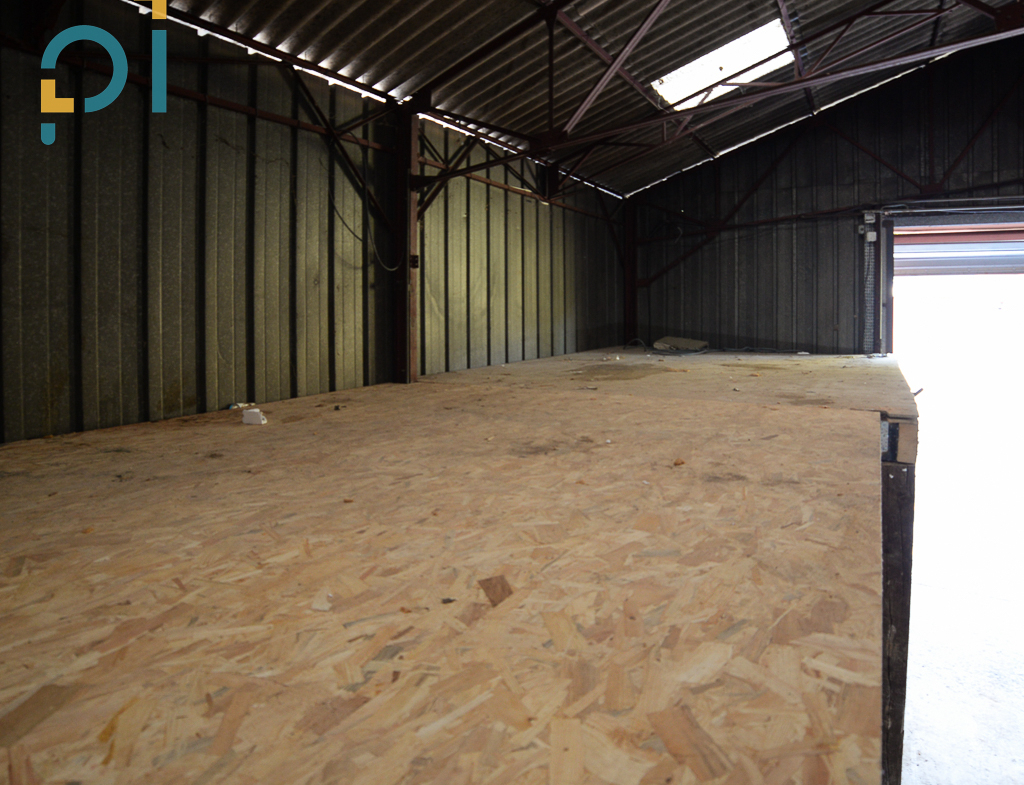 Entrepôt / local industriel Saint Cannat 1 pièce(s) 105 m2
