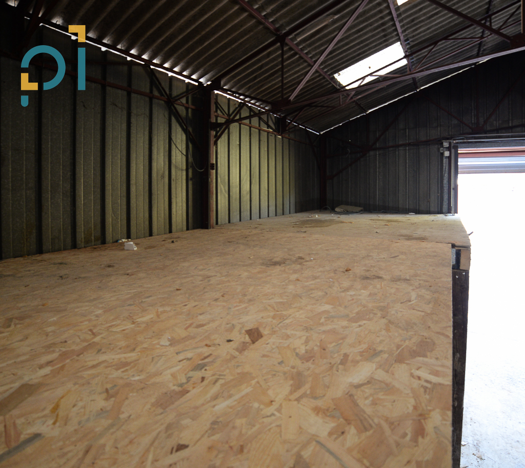 Entrepôt / local industriel Saint Cannat 1 pièce(s) 105 m2
