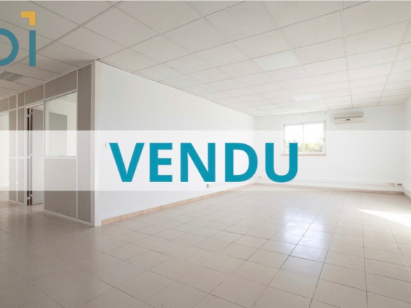 Bureaux Saint Cannat 4 pièce(s) 151 m2